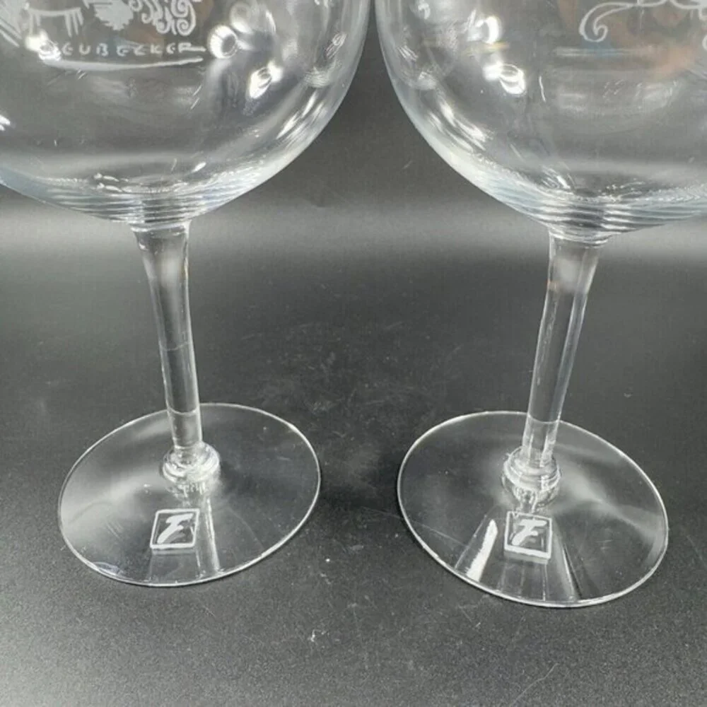 Robert Neubecker Flemings Signature Clear‎ Wine Glasses Cup Etched Barware Set 2